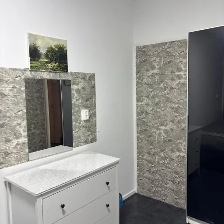 Entire In A Shared In Noord Close To The Center Station Appartement