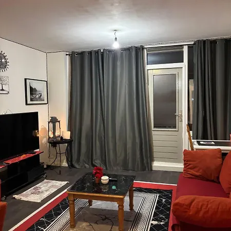 Appartement Entire In A Shared In Noord Close To The Center Station *