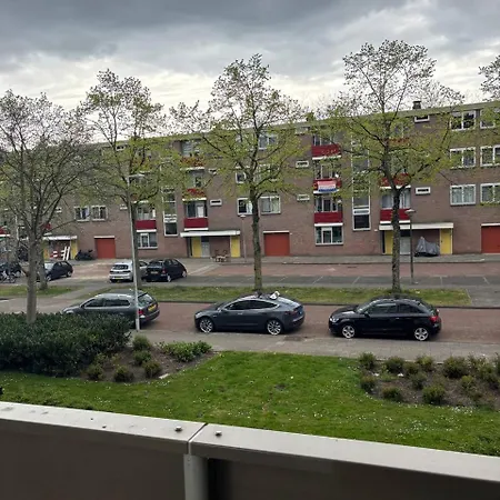 Appartement Entire In A Shared In Noord Close To The Center Station