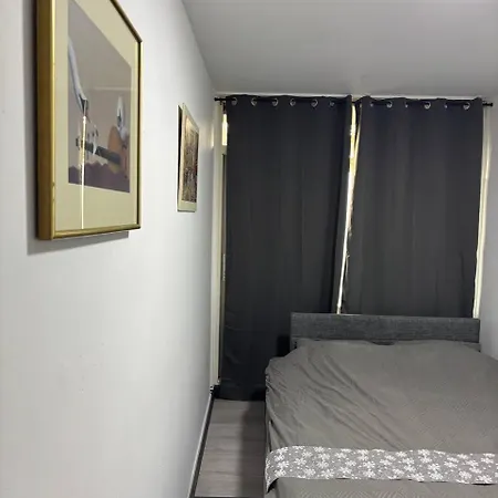 Entire In A Shared In Noord Close To The Center Station Apartmán Amsterdam