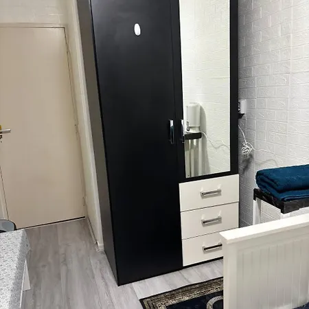 Entire In A Shared In Noord Close To The Center Station * Amesterdão