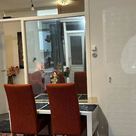 Apartmán Entire In A Shared In Noord Close To The Center Station