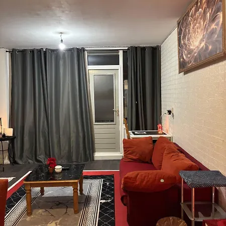 Apartamento Entire In A Shared In Noord Close To The Center Station Amesterdão