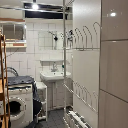Entire In A Shared In Noord Close To The Center Station Apartment